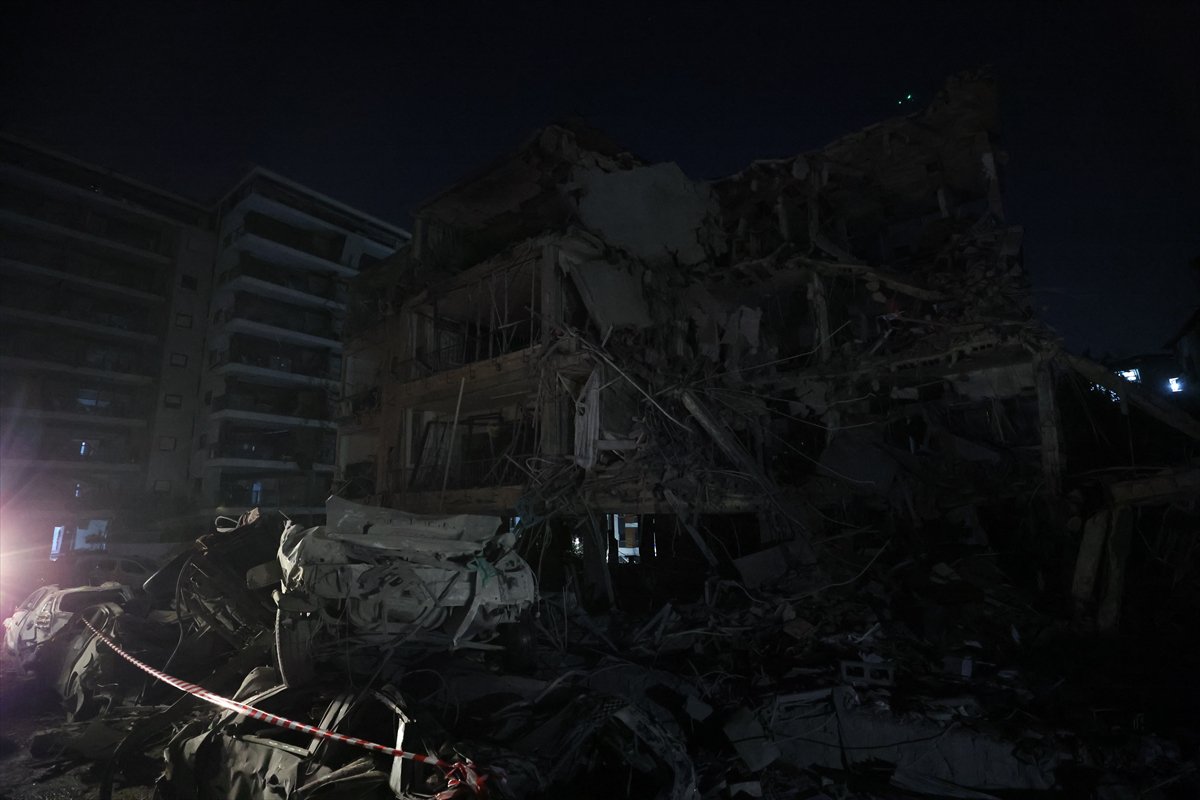 Tel Aviv yerle bir oldu, İran’ın füze yağmuru şehri harabeye çevirdi