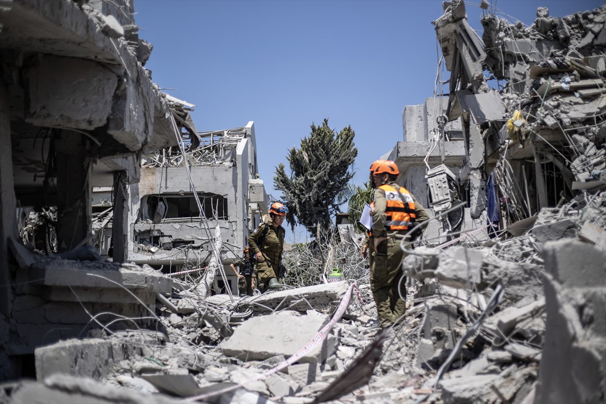 İran’ın misilleme füze atakları Tel Aviv’de hayatı felç etti