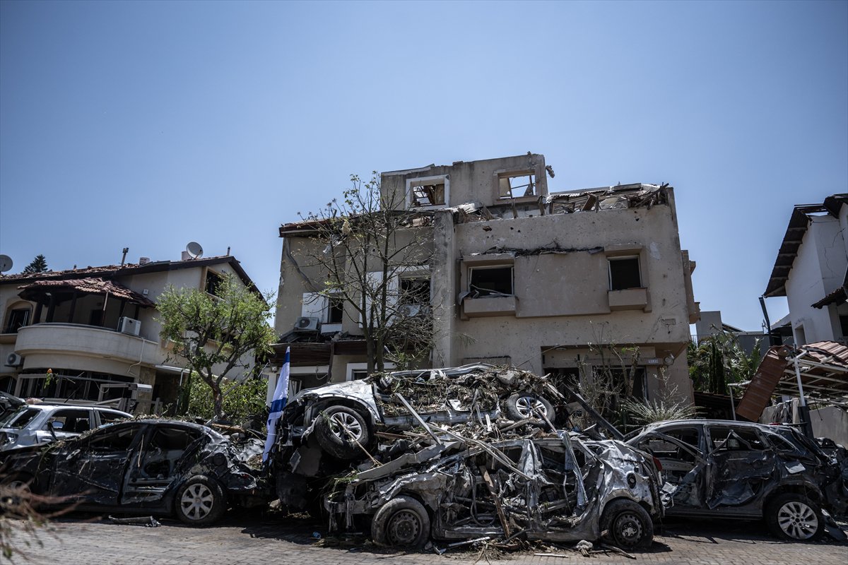 İran’ın misilleme füze atakları Tel Aviv’de hayatı felç etti