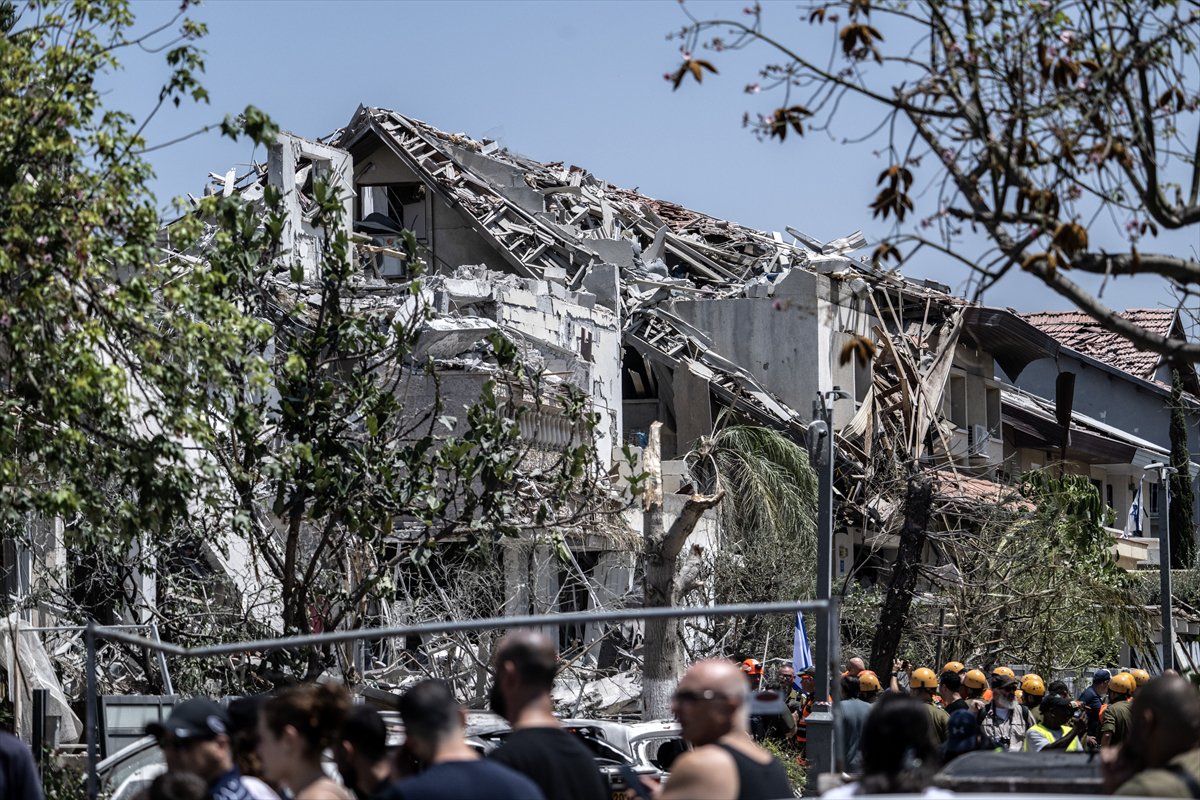 İran’ın misilleme füze atakları Tel Aviv’de hayatı felç etti