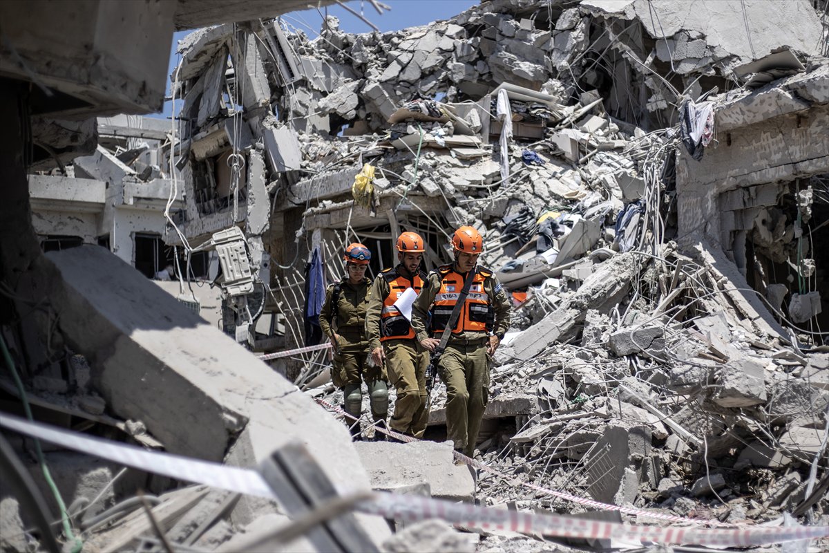 İran’ın misilleme füze atakları Tel Aviv’de hayatı felç etti
