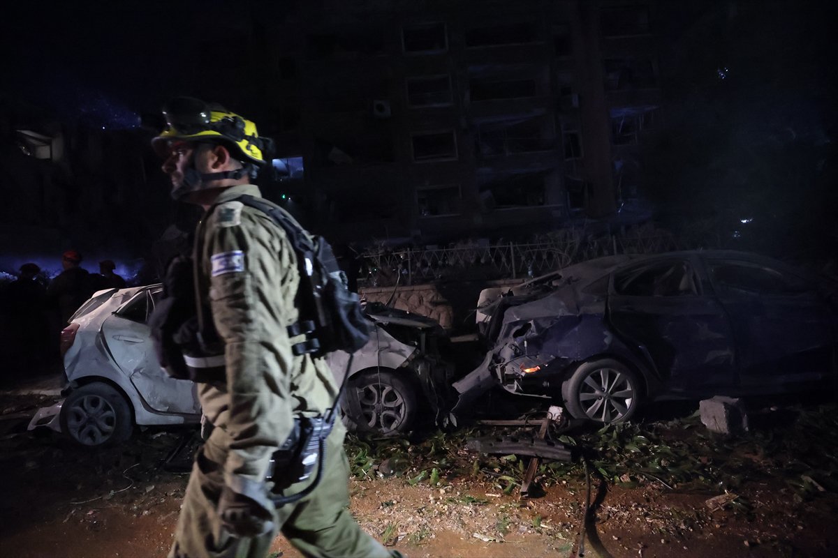 Tel Aviv yerle bir oldu, İran’ın füze yağmuru şehri harabeye çevirdi