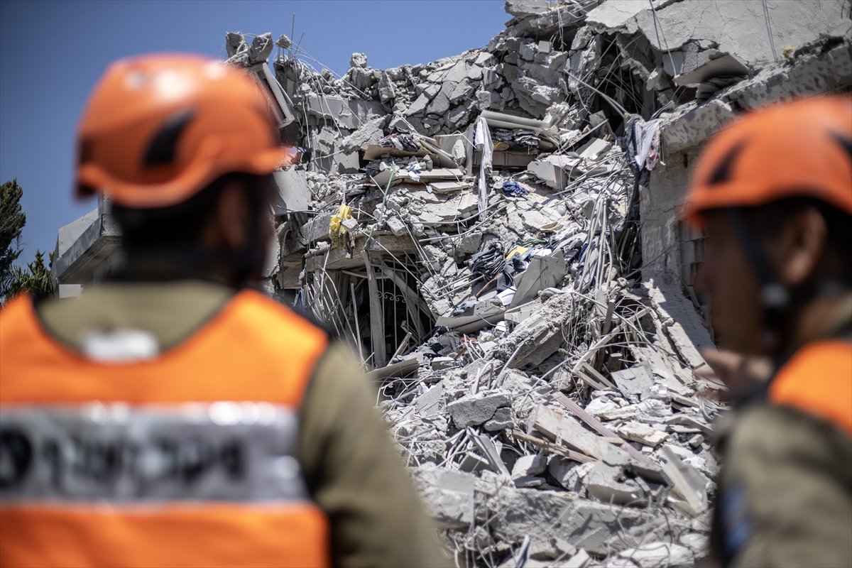 İran’ın misilleme füze atakları Tel Aviv’de hayatı felç etti