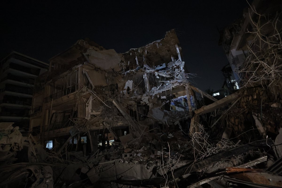 Tel Aviv yerle bir oldu, İran’ın füze yağmuru şehri harabeye çevirdi