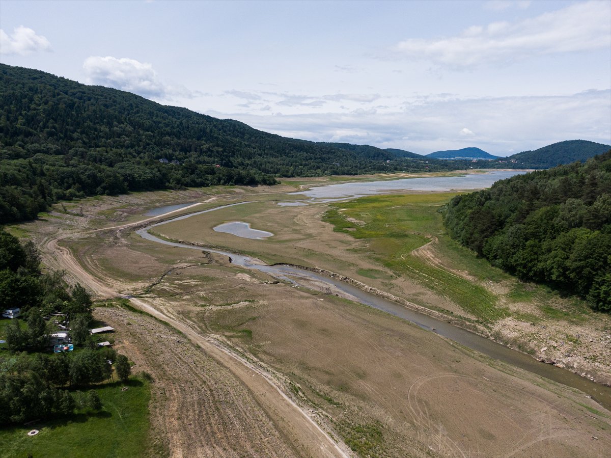 Polonya alarm veriyor, kuraklık su seviyesini dibe çekti