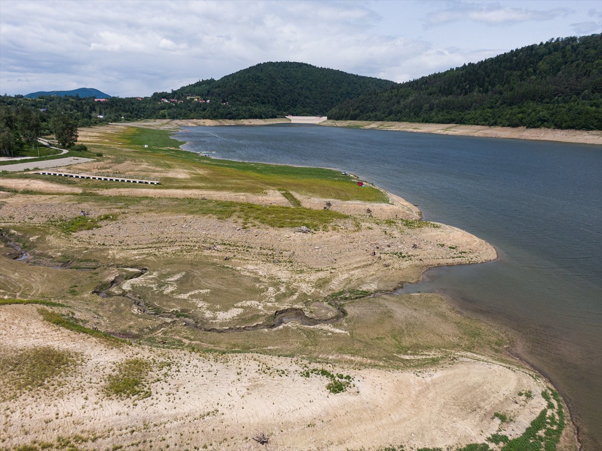 Polonya alarm veriyor, kuraklık su seviyesini dibe çekti