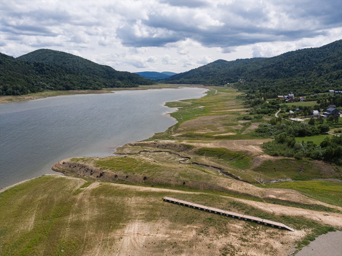 Polonya alarm veriyor, kuraklık su seviyesini dibe çekti
