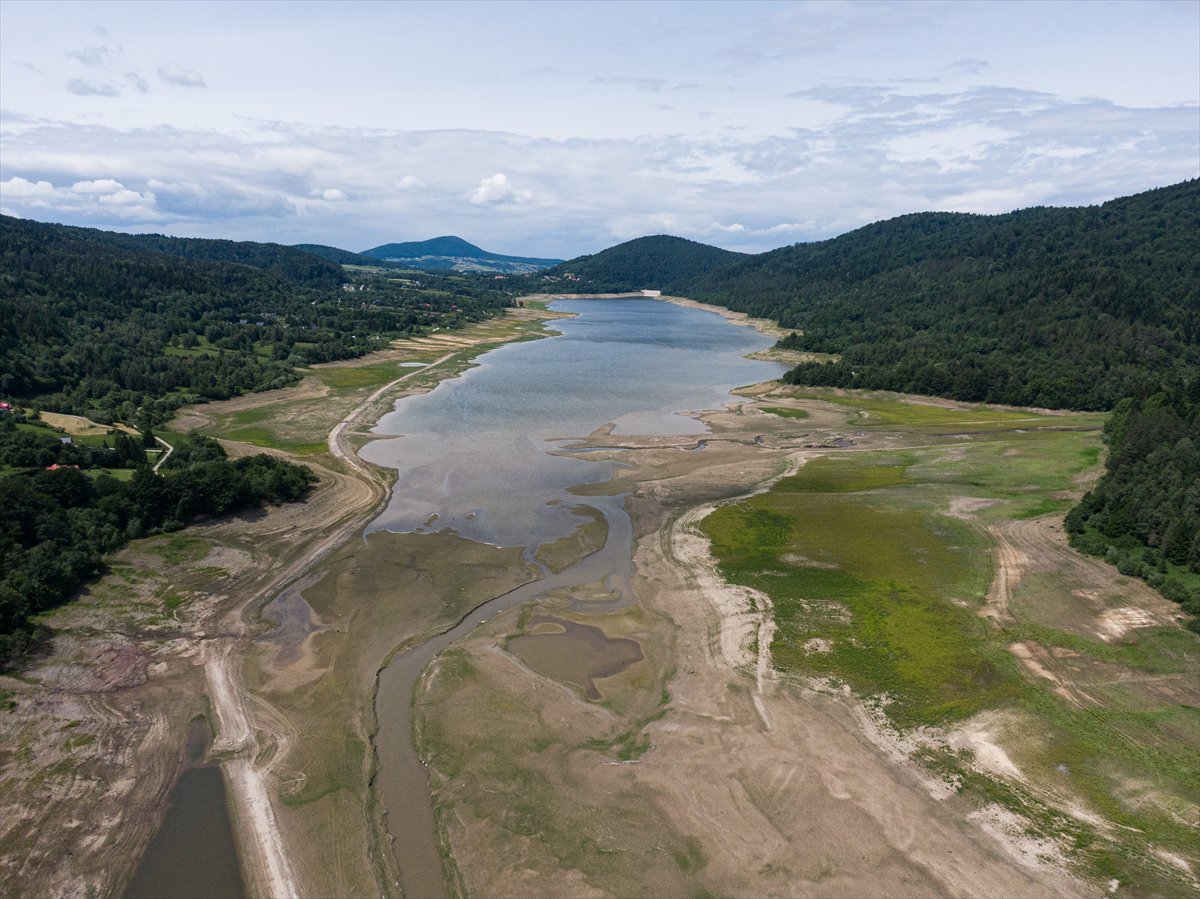 Polonya alarm veriyor, kuraklık su seviyesini dibe çekti