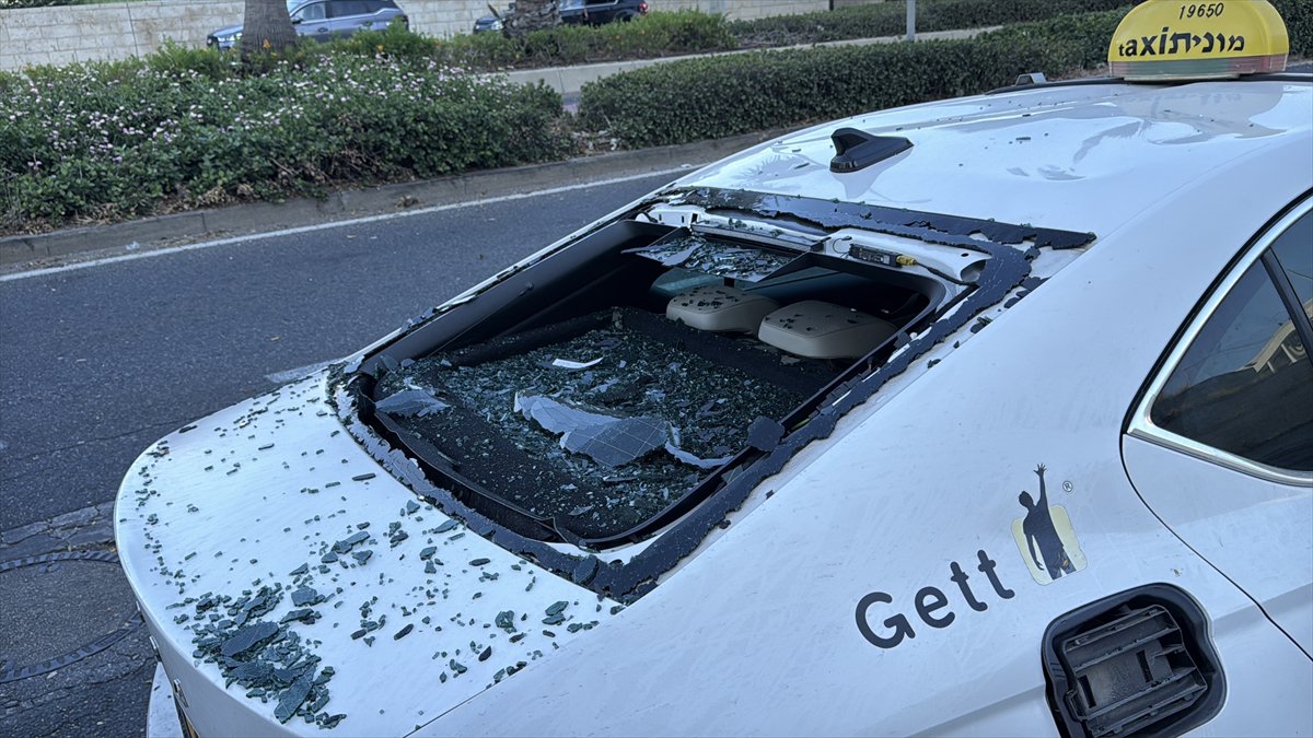 İran'ın, İsrail'e saldırısından sonra yıkım kareleri