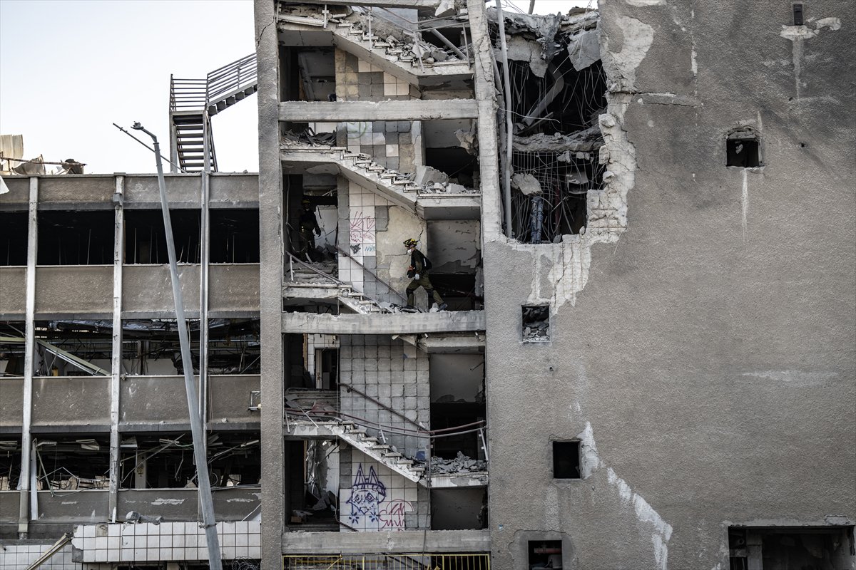 İran'ın, İsrail'e saldırısından sonra yıkım kareleri