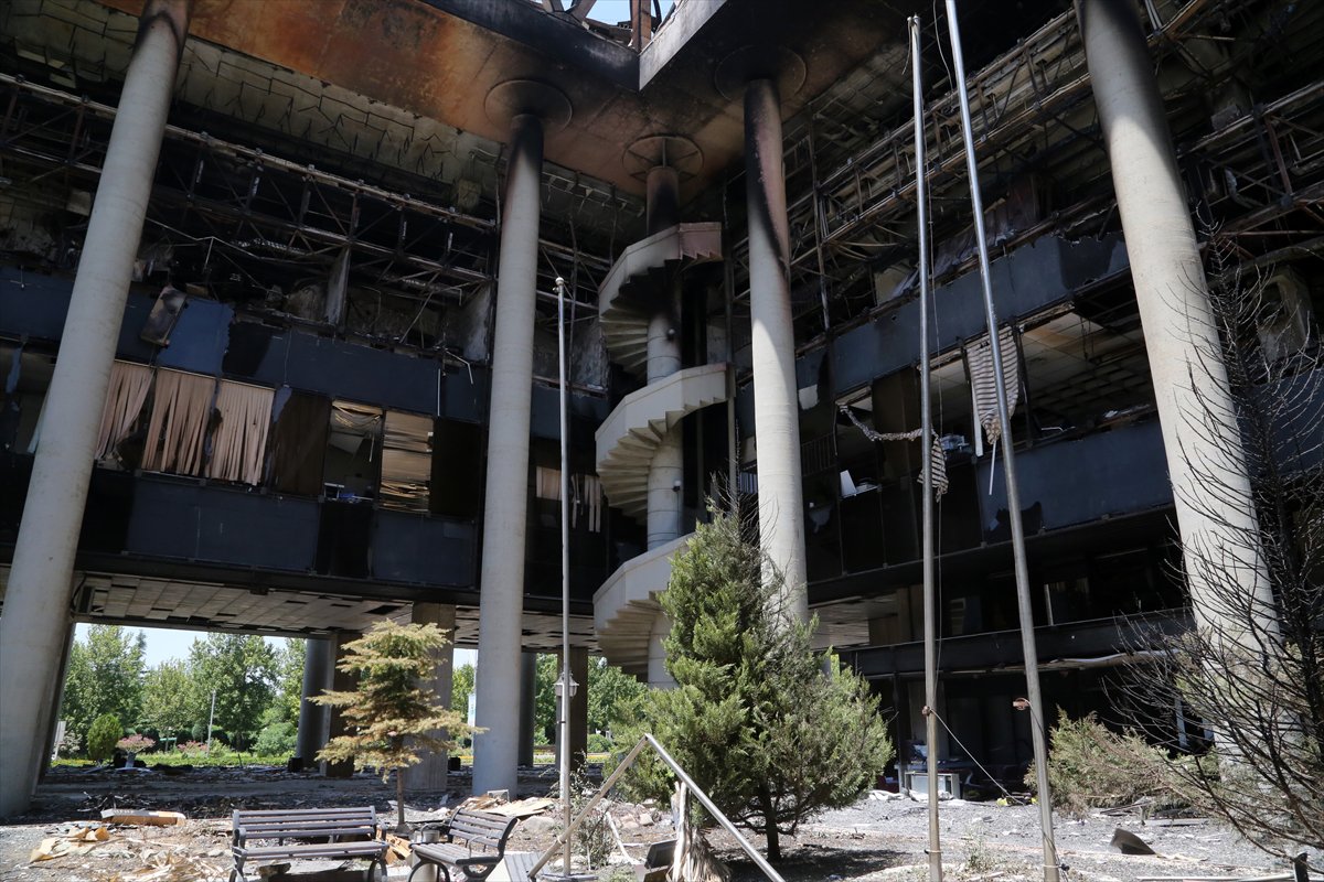 İran'ın, İsrail'e saldırısından sonra yıkım kareleri