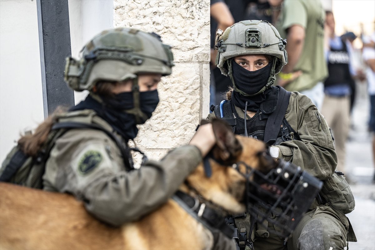 İran'ın, İsrail'e saldırısından sonra yıkım kareleri