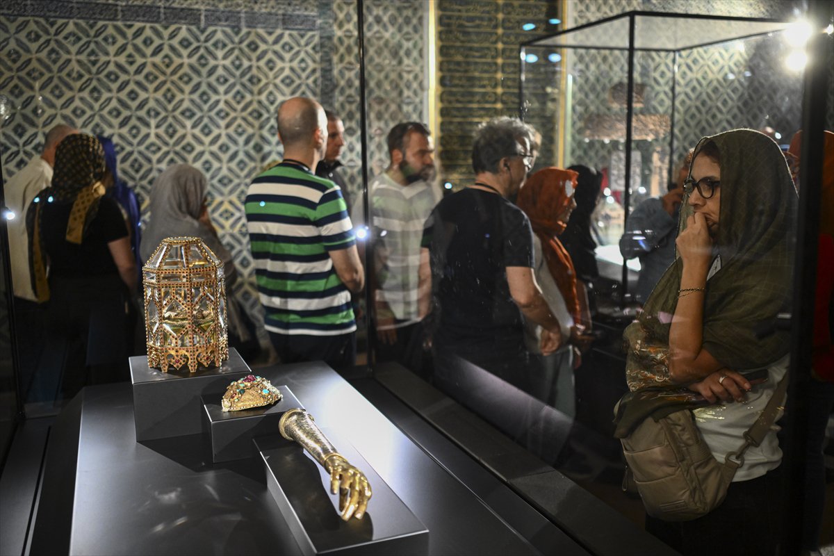 Topkapı Sarayı, gece turlarıyla ziyaretçilerini büyülüyor