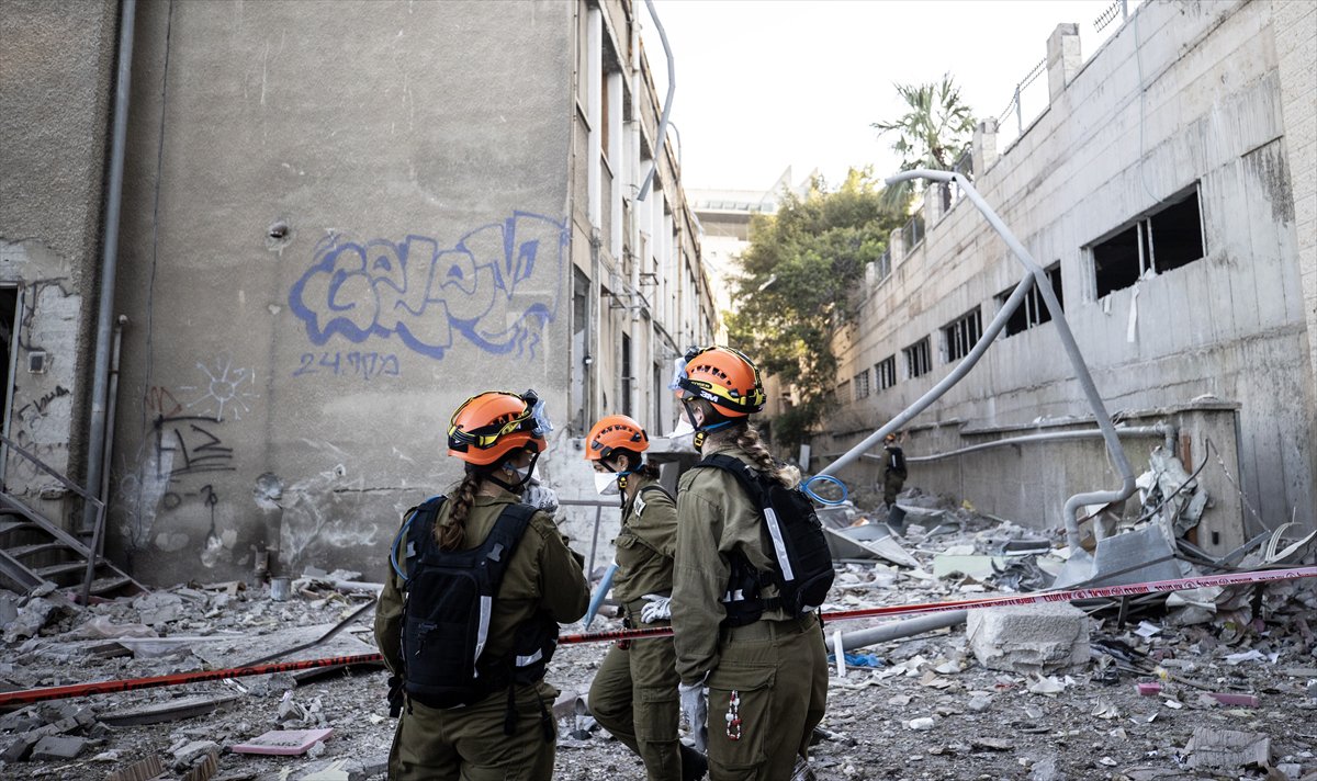 İran'ın, İsrail'e saldırısından sonra yıkım kareleri