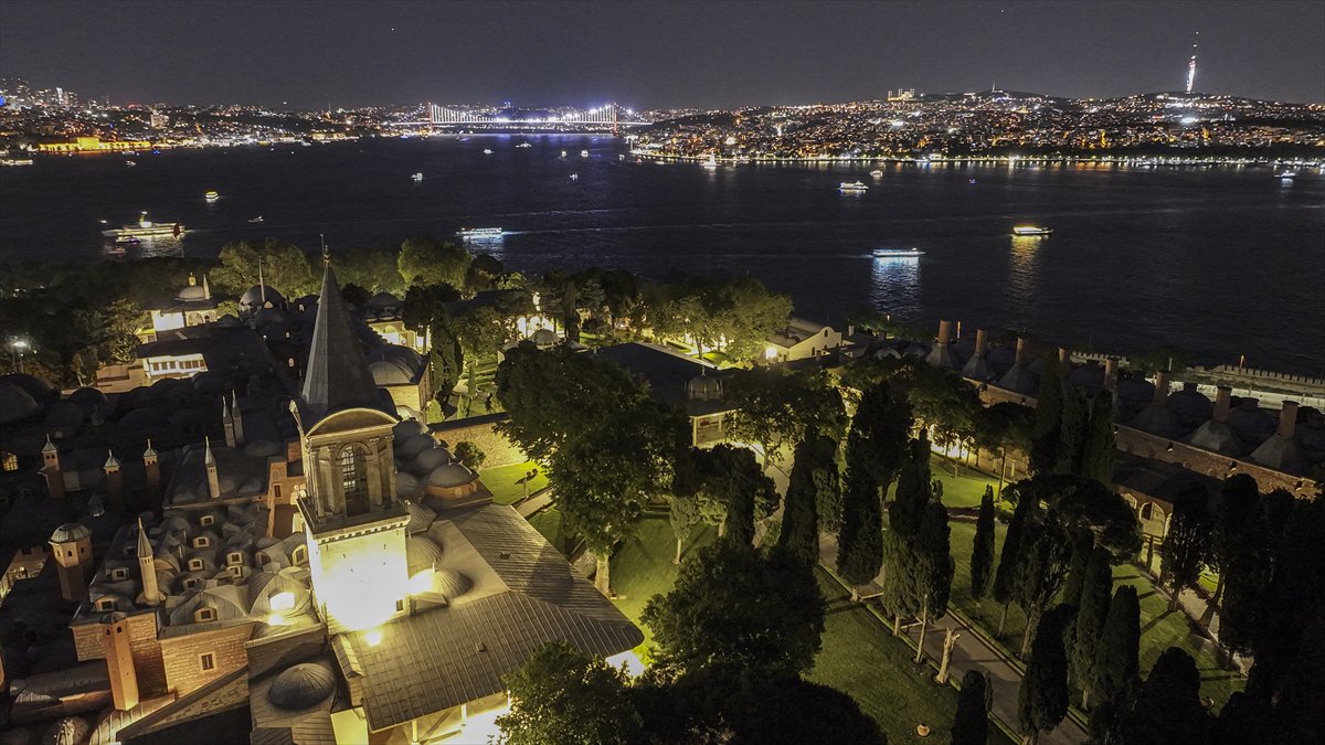 Topkapı Sarayı, gece turlarıyla ziyaretçilerini büyülüyor