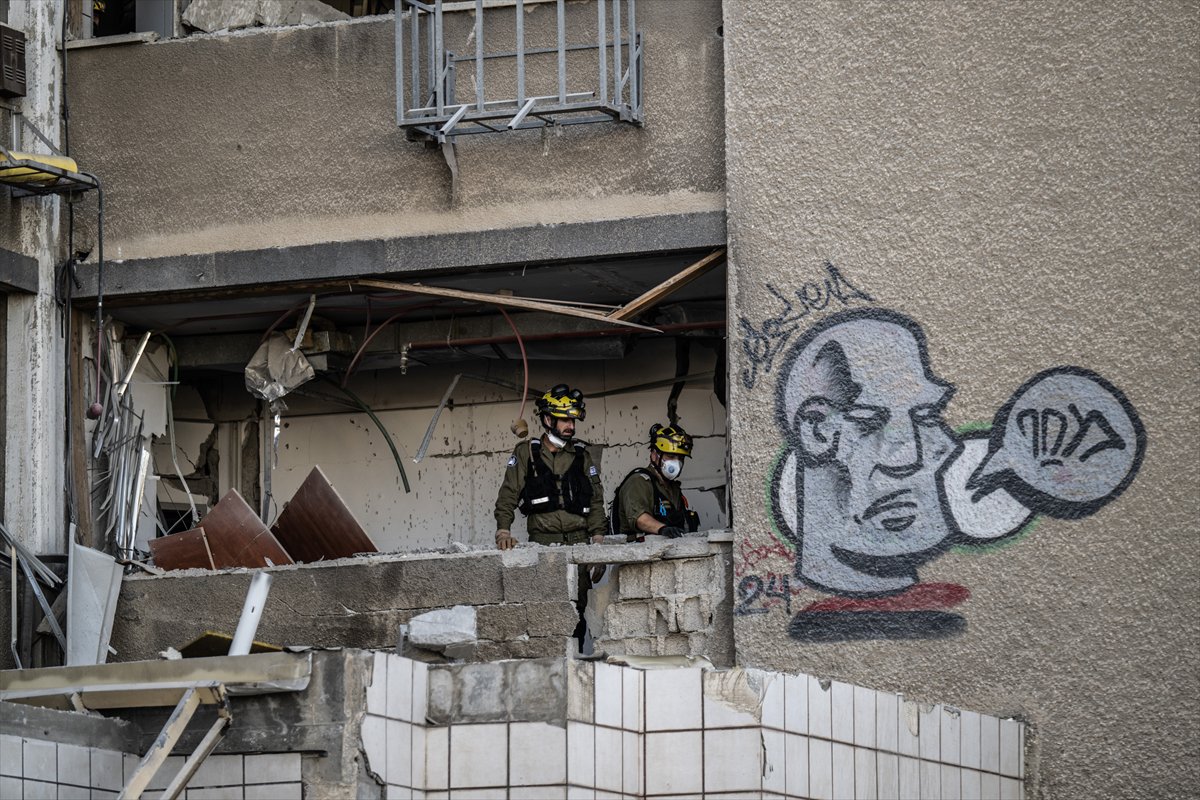 İran'ın, İsrail'e saldırısından sonra yıkım kareleri