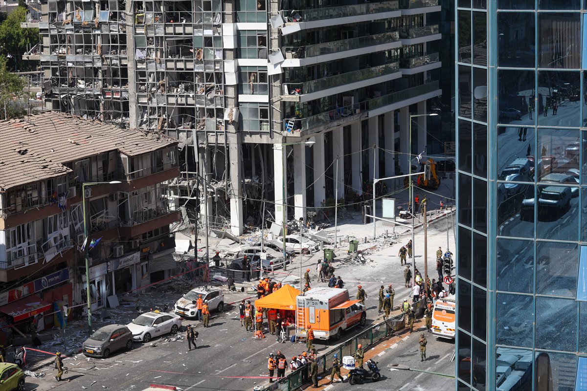 İran'ın, İsrail'e saldırısından sonra yıkım kareleri