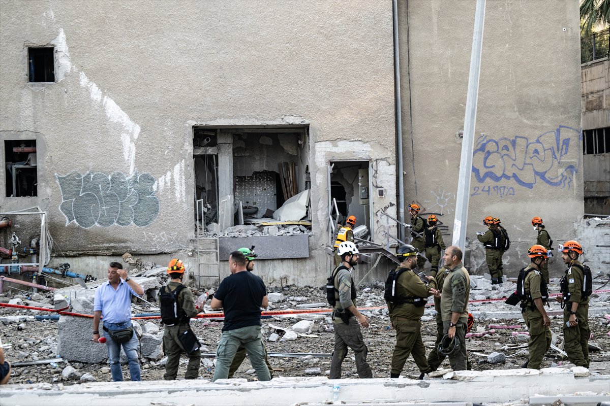 İran'ın, İsrail'e saldırısından sonra yıkım kareleri