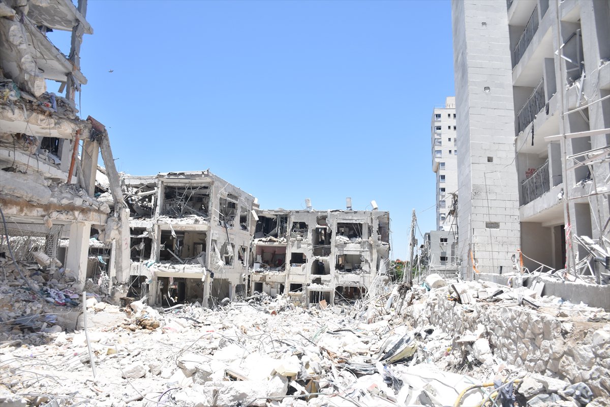 İran'ın, İsrail'e saldırısından sonra yıkım kareleri