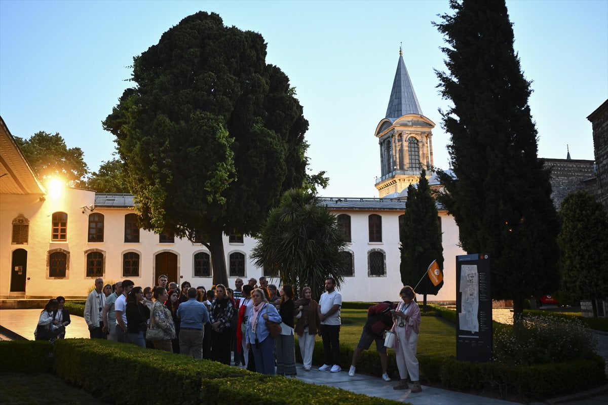 Topkapı Sarayı, gece turlarıyla ziyaretçilerini büyülüyor