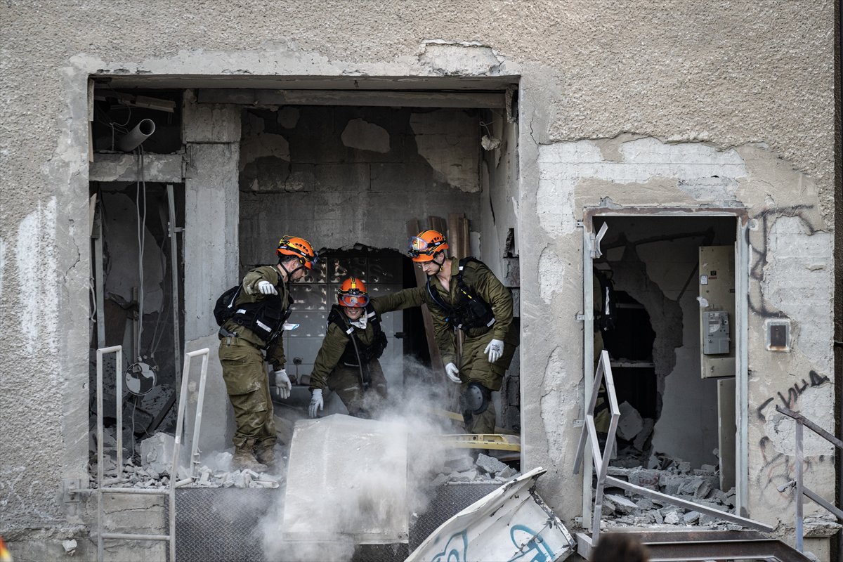 İran'ın, İsrail'e saldırısından sonra yıkım kareleri