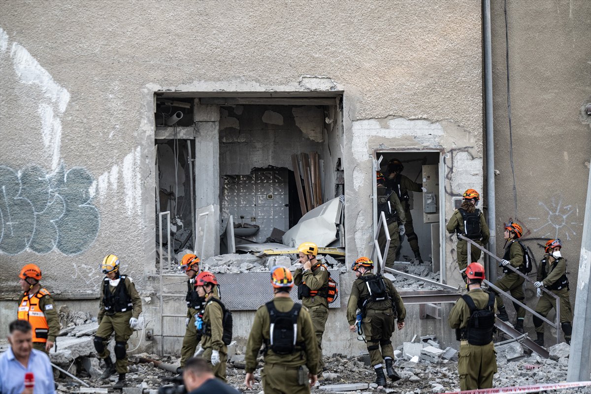 İran'ın, İsrail'e saldırısından sonra yıkım kareleri