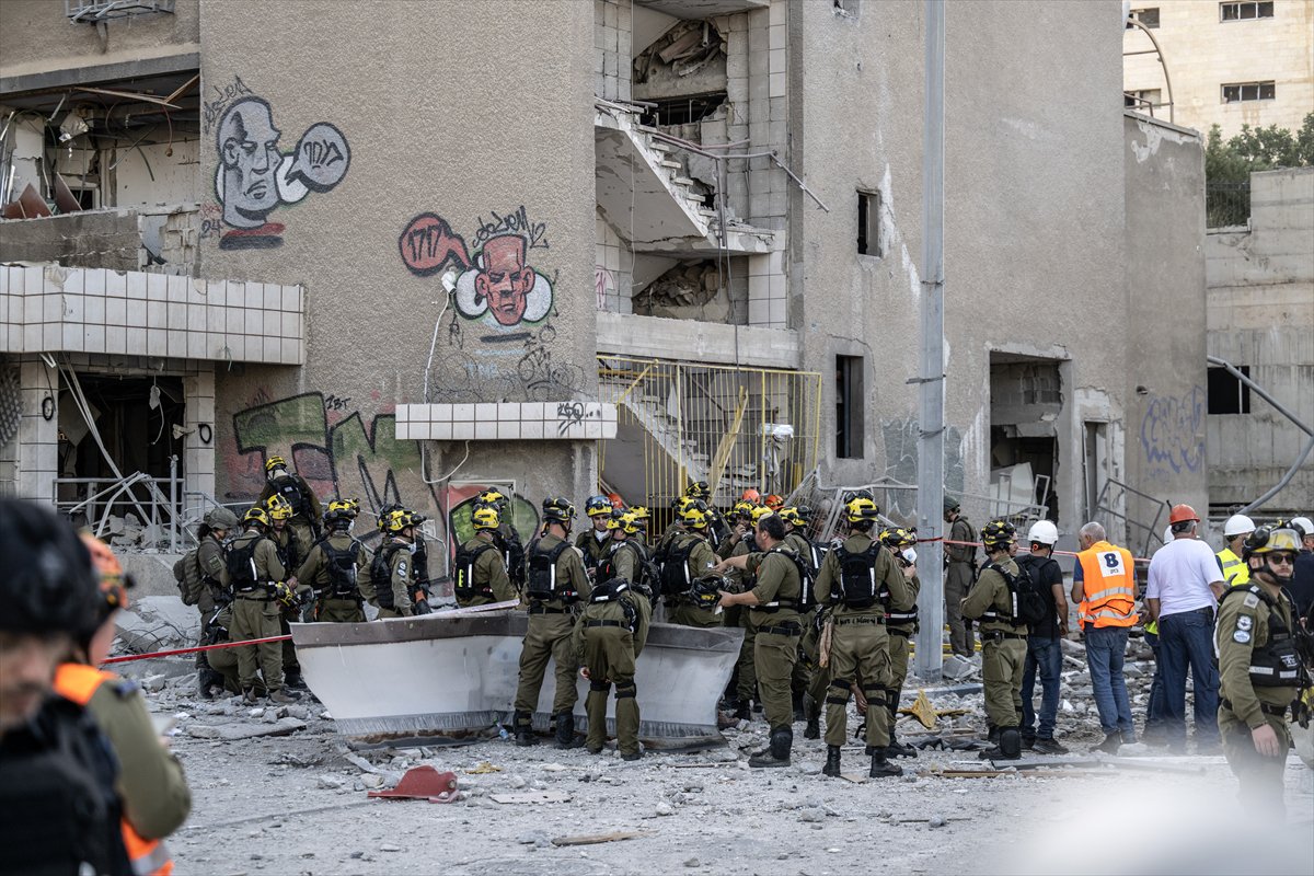 İran'ın, İsrail'e saldırısından sonra yıkım kareleri