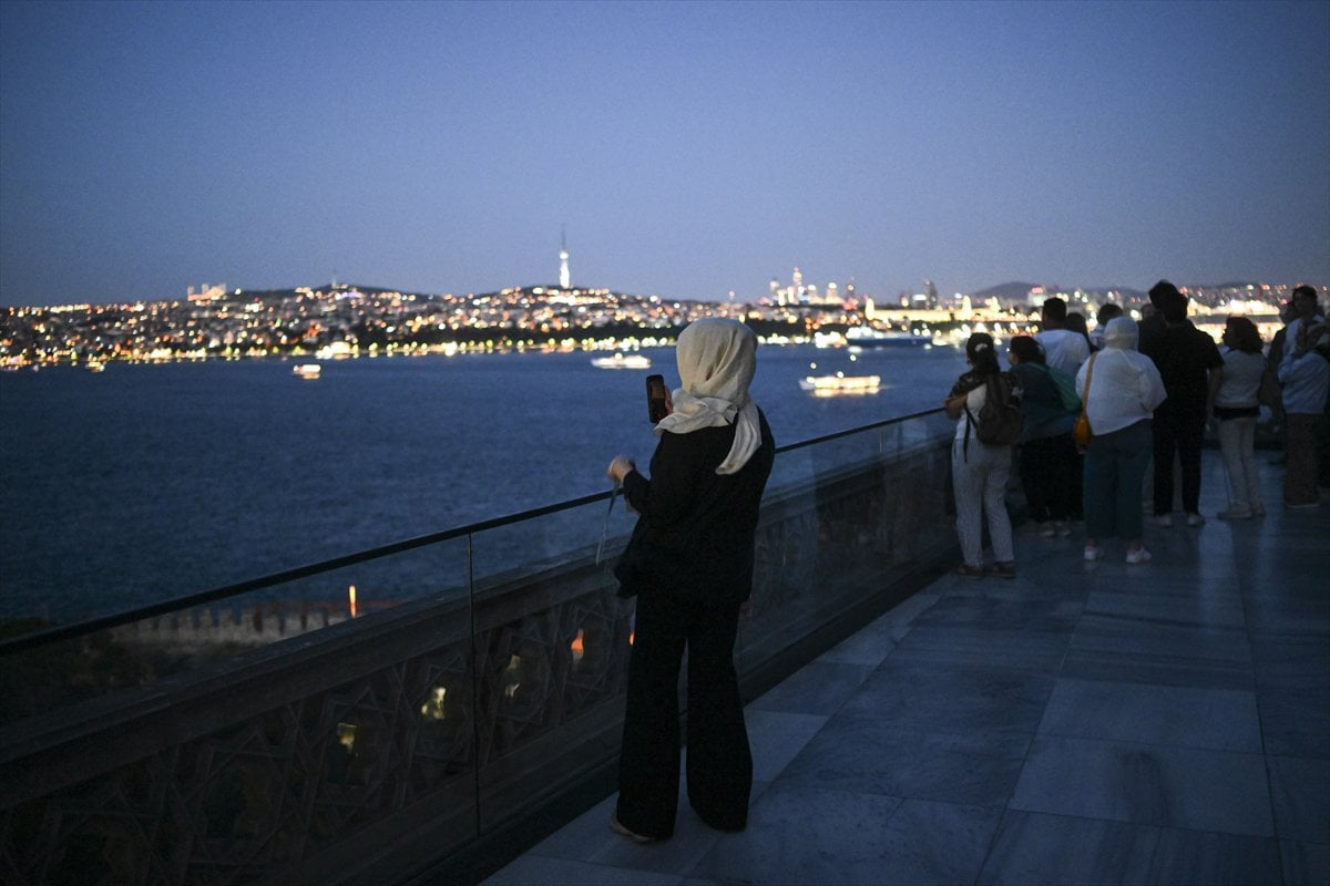 Topkapı Sarayı, gece turlarıyla ziyaretçilerini büyülüyor