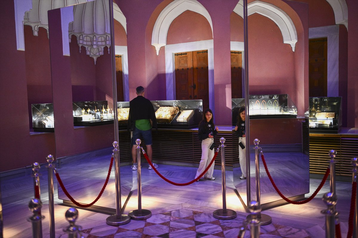 Topkapı Sarayı, gece turlarıyla ziyaretçilerini büyülüyor