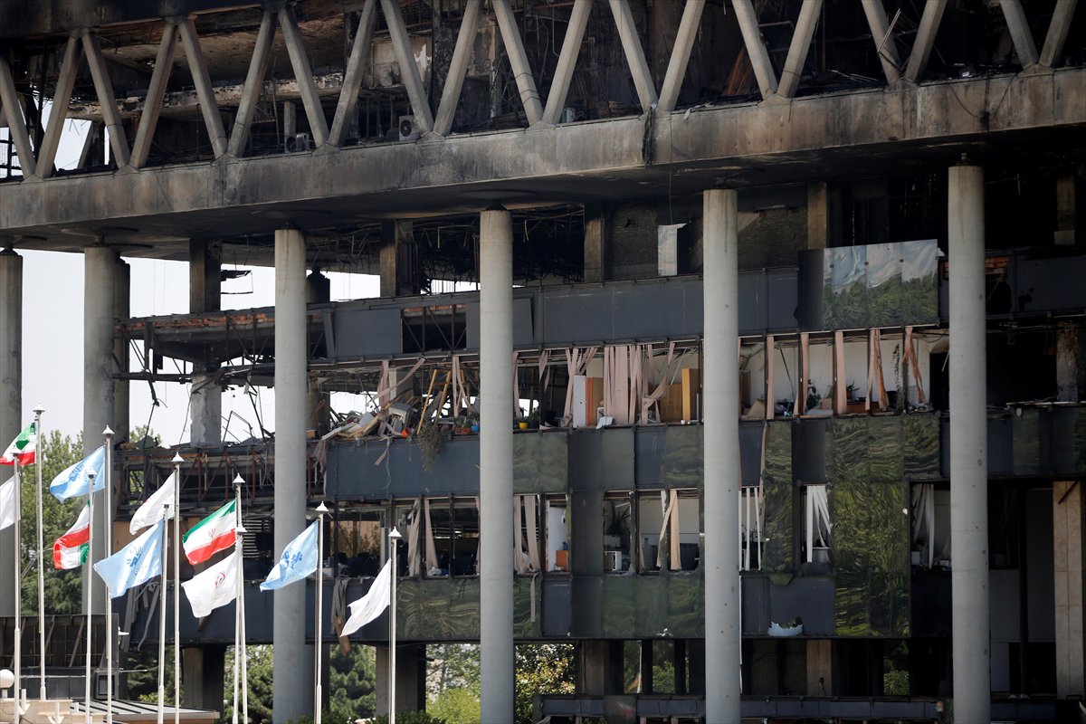 İran'ın, İsrail'e saldırısından sonra yıkım kareleri