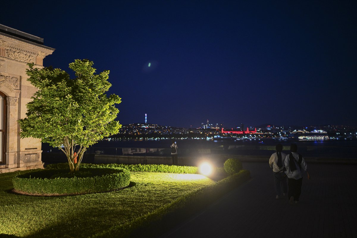 Topkapı Sarayı, gece turlarıyla ziyaretçilerini büyülüyor
