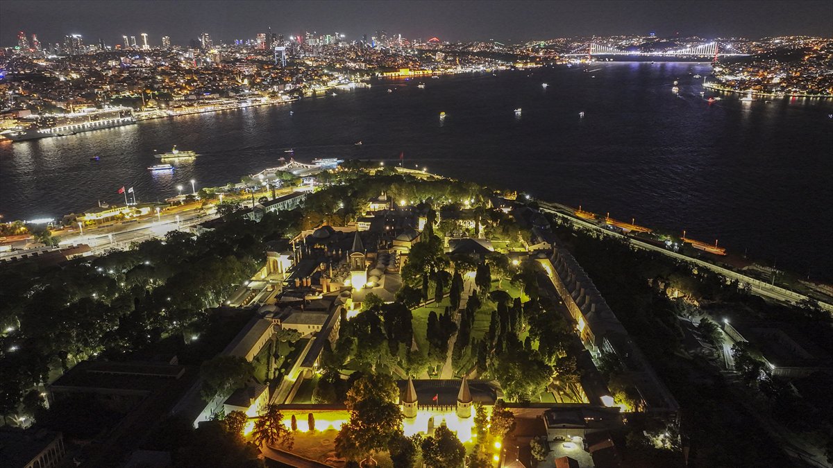 Topkapı Sarayı, gece turlarıyla ziyaretçilerini büyülüyor