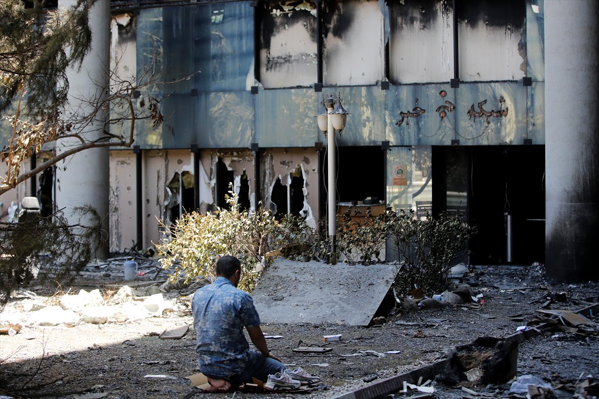 İran'ın, İsrail'e saldırısından sonra yıkım kareleri