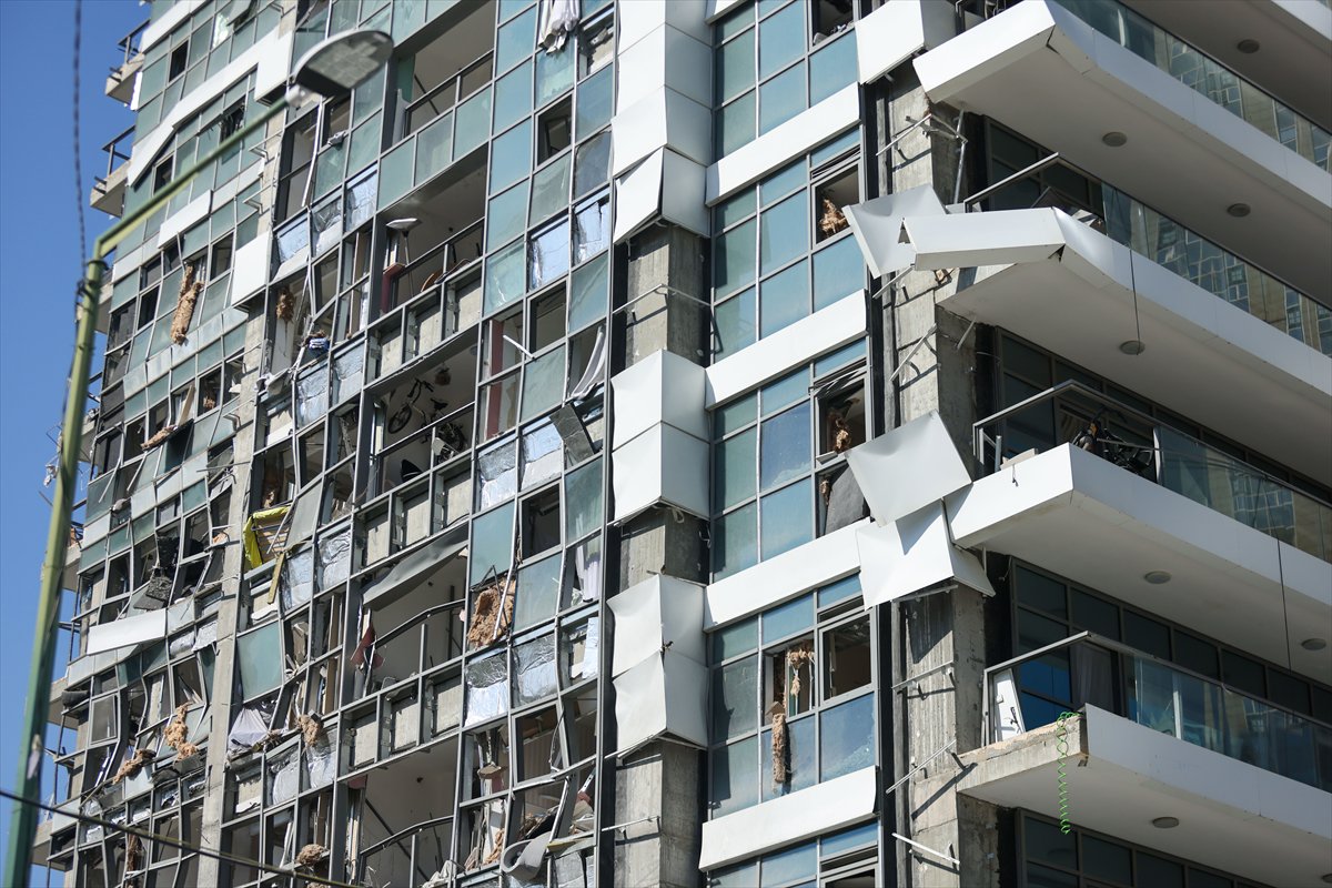 İran'ın, İsrail'e saldırısından sonra yıkım kareleri