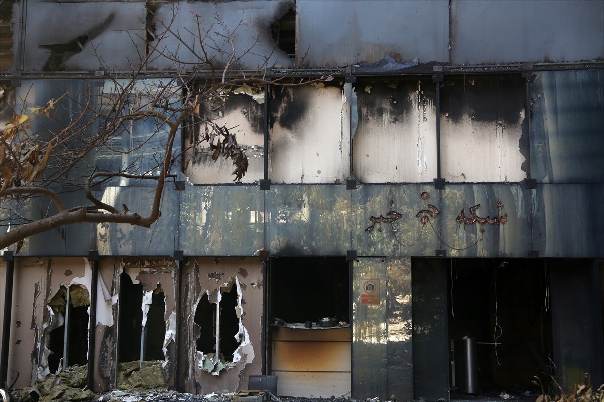 İran'ın, İsrail'e saldırısından sonra yıkım kareleri