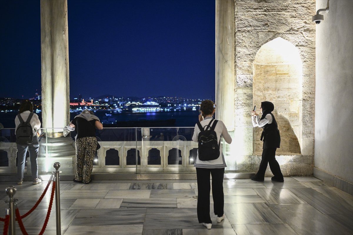 Topkapı Sarayı, gece turlarıyla ziyaretçilerini büyülüyor