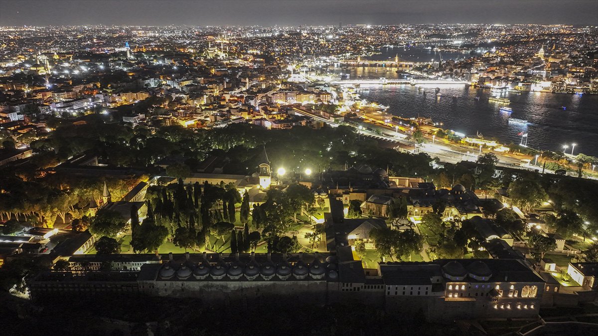 Topkapı Sarayı, gece turlarıyla ziyaretçilerini büyülüyor