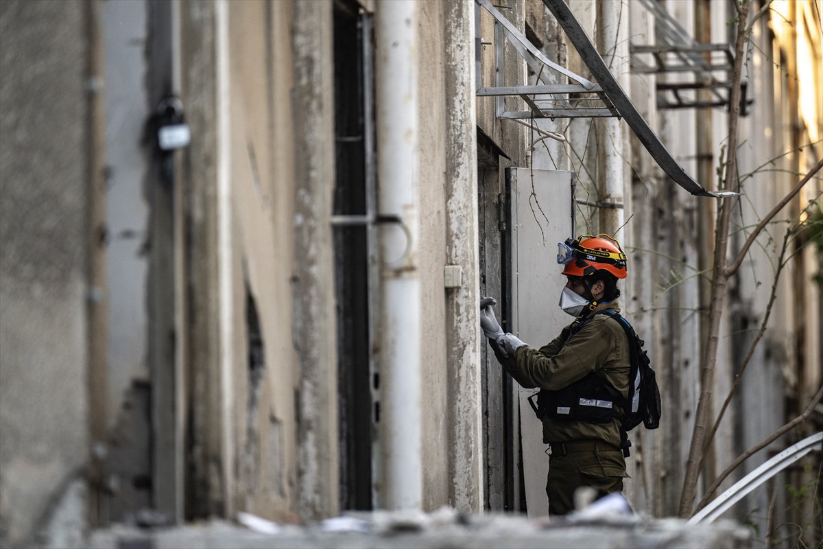 İran'ın, İsrail'e saldırısından sonra yıkım kareleri