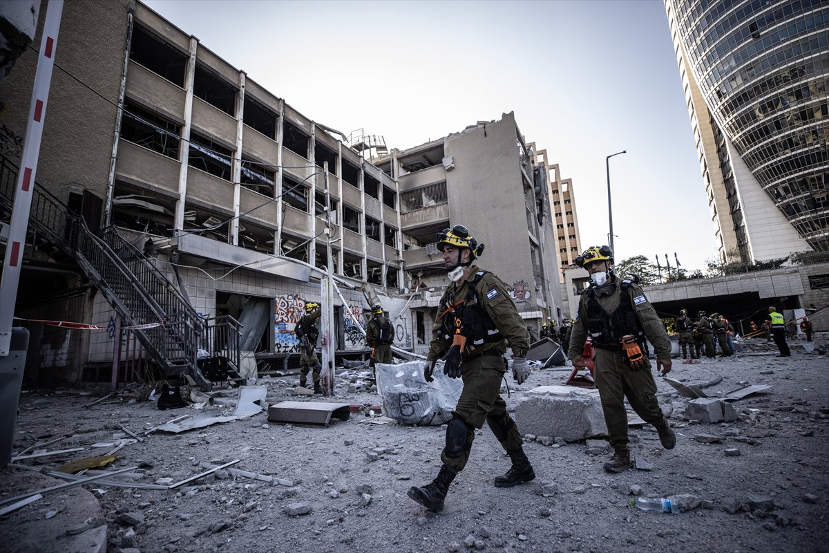 İran'ın, İsrail'e saldırısından sonra yıkım kareleri