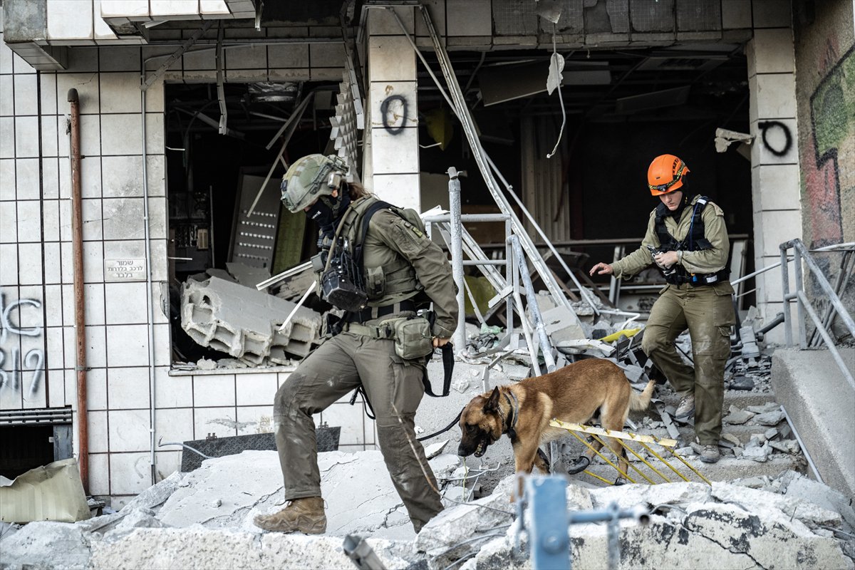 İran'ın, İsrail'e saldırısından sonra yıkım kareleri