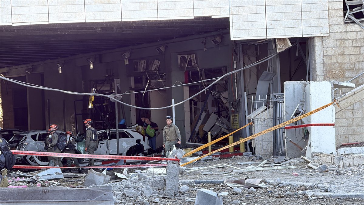 İran'ın, İsrail'e saldırısından sonra yıkım kareleri