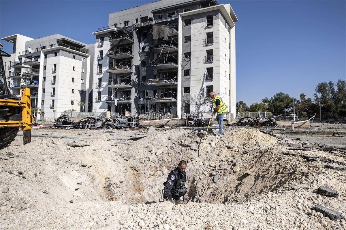 İran'ın, İsrail'e saldırısından sonra yıkım kareleri