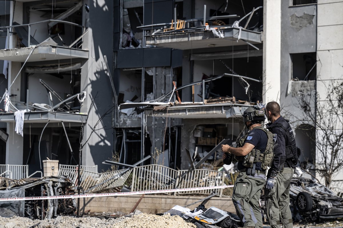 İran'ın, İsrail'e saldırısından sonra yıkım kareleri