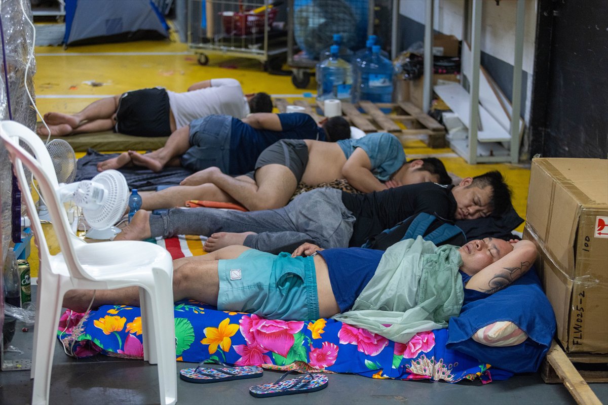 İsrailliler gecelerini sığınaklarda geçirdi: Ateşkesin ardından evlerine dönmeleri bekleniyor