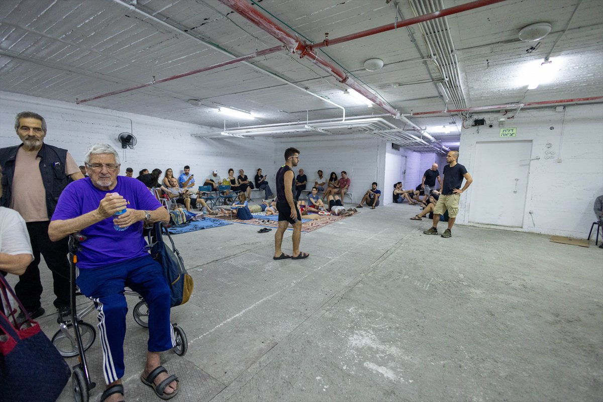 İsrailliler gecelerini sığınaklarda geçirdi: Ateşkesin ardından evlerine dönmeleri bekleniyor