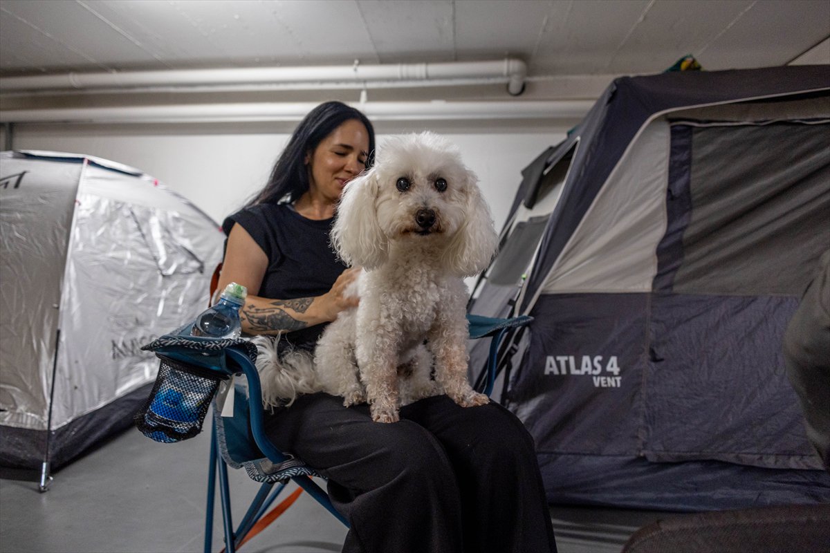 İsrailliler gecelerini sığınaklarda geçirdi: Ateşkesin ardından evlerine dönmeleri bekleniyor