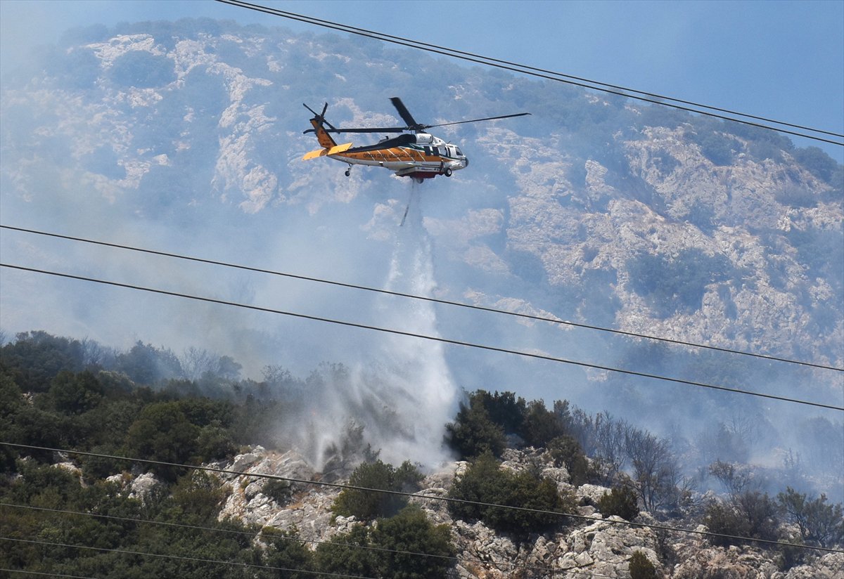 Türkiye’nin birçok noktasında orman yangınlarıyla mücadele devam ediyor