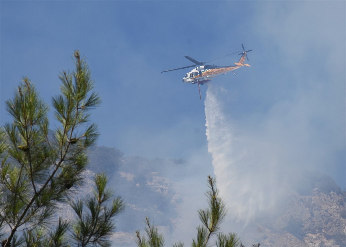 Türkiye’nin birçok noktasında orman yangınlarıyla mücadele devam ediyor