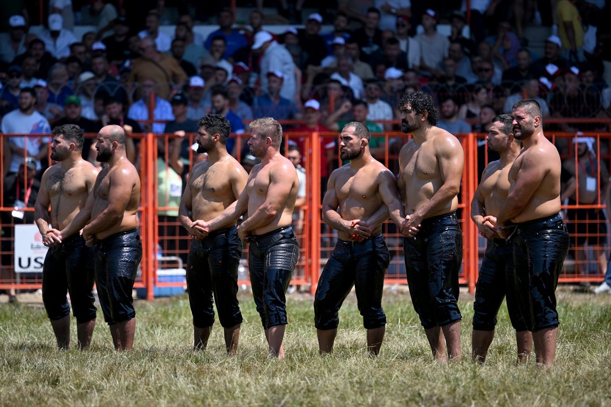 Asırlık gelenek Kırkpınar, 664. kez er meydanında güreşçilerini ağırladı