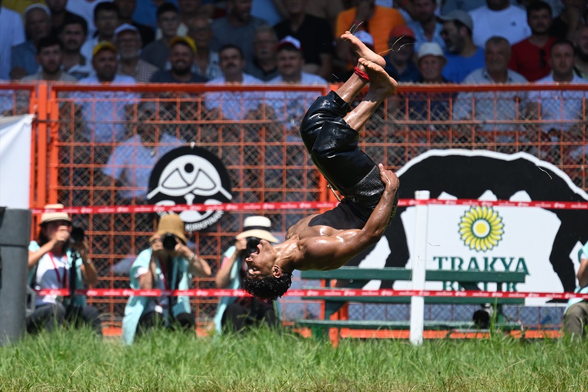 Asırlık gelenek Kırkpınar, 664. kez er meydanında güreşçilerini ağırladı